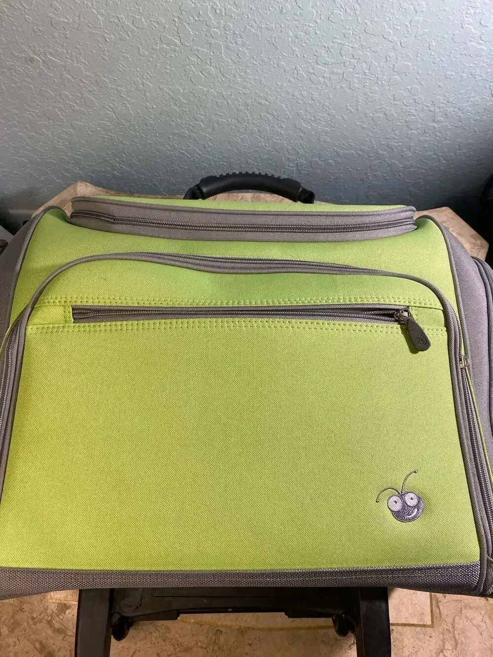Provo Craft Cricut Personal Electronic Cutter Bundle with Carrying Tote